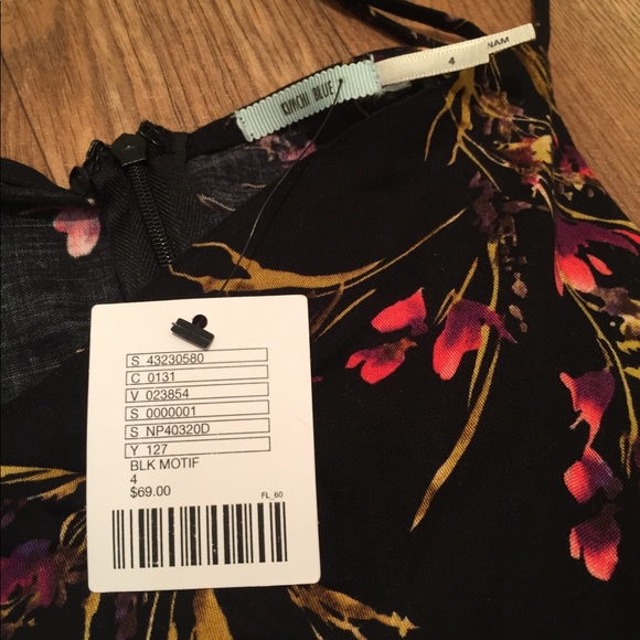 NWT! Urban Outfitters Front Cutout Floral Romper! - Picture 8 of 8